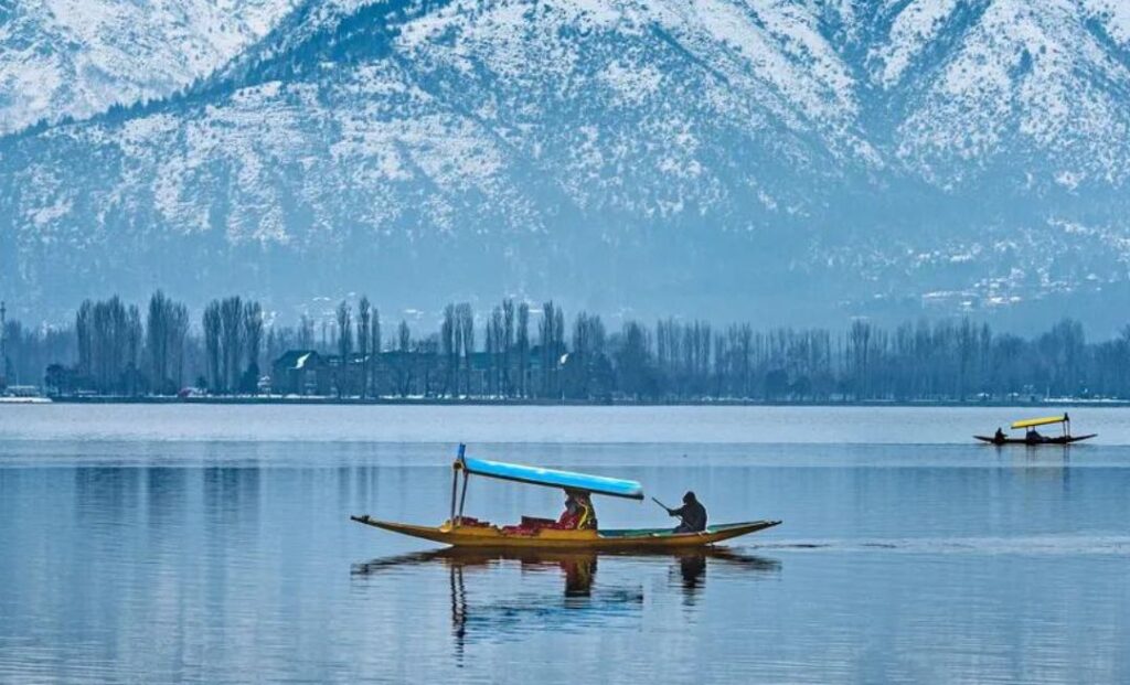 kashmir shikara ride